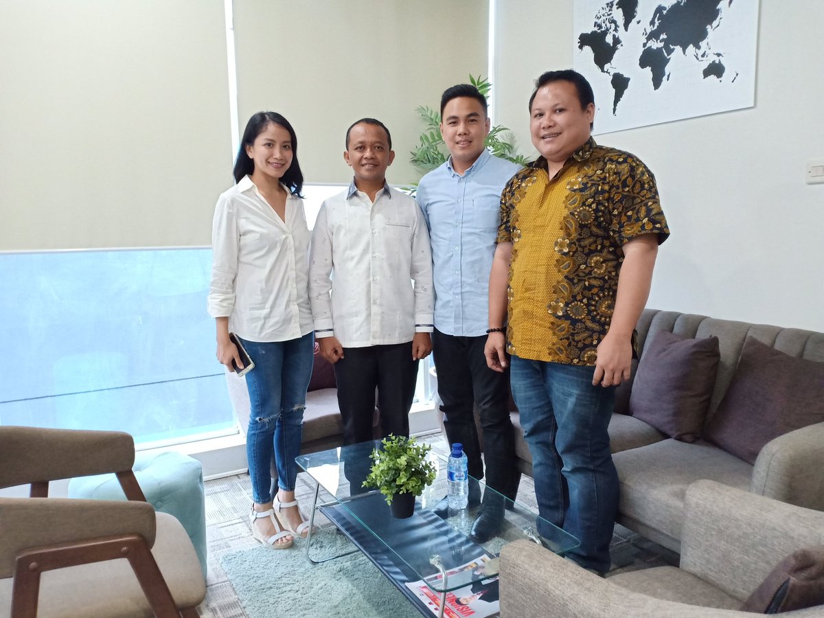 asa_adventus's tweet photo. Menemani Ketua Umum BPD HIPMI Sulawesi Utara Elia N Kumaat diskusi bersama Ketua Umum BPP HIPMI Bahlil Lahadalia

#PejuangPengusahaPengusahaPejuang
#HIPMI https://t.co/hqbVUnBcOV