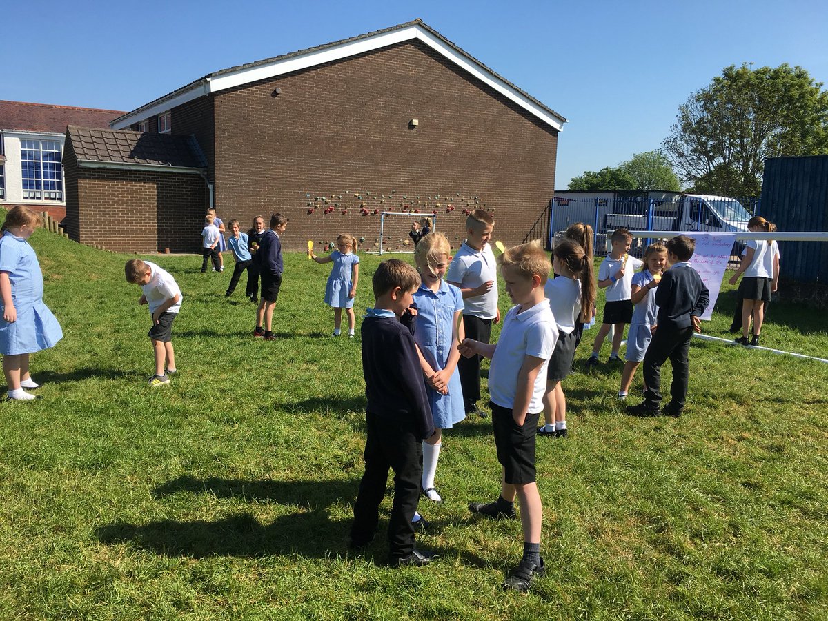 Some insightful interviewing of Leon from Leon and the place between this morning 🎤 📚