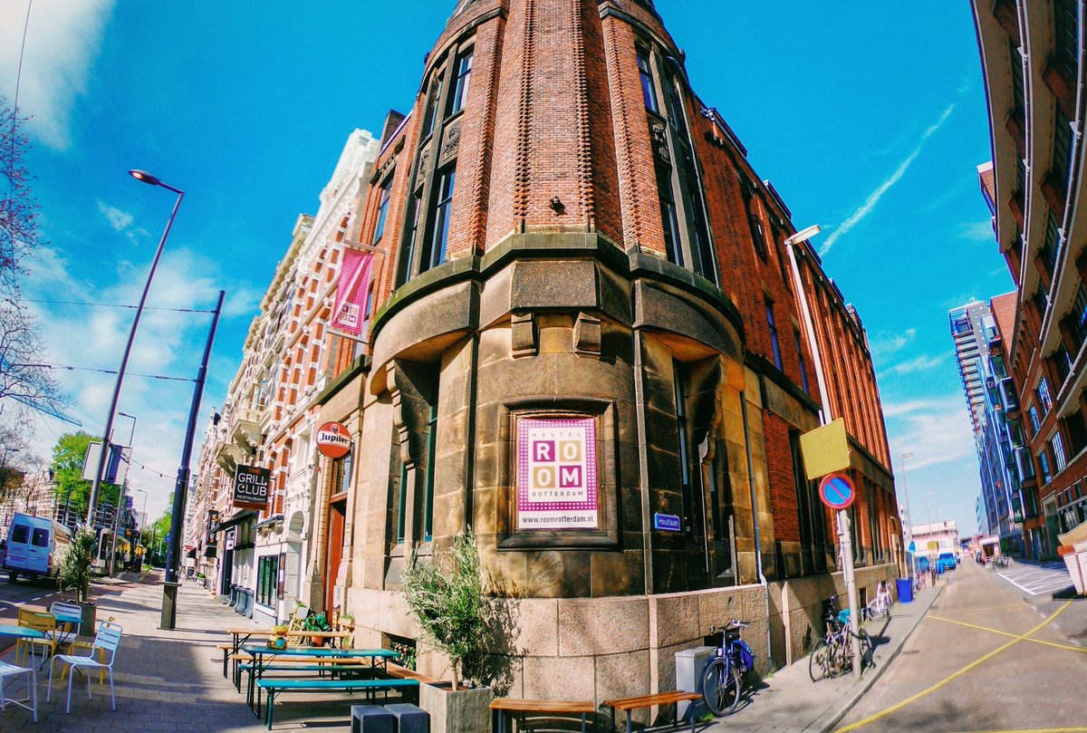 SunnyRoadTravel's tweet photo. The historical buildings of #Rotterdam can be so beautiful! #LoveRotterdam @HostelROOM @famoushostels https://t.co/TxjZfmYXBE
