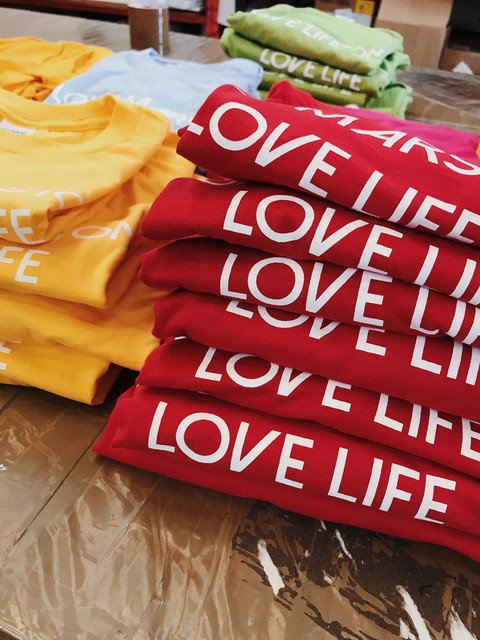 ShirtworksLtd's tweet photo. Love Marston tees.
.
.
Need some garments customised?Let us know ☎️📧
.
#screenprinting #screens #shirtworks #silkscreens #inks #branding #ethicalprinters #printers #designs #oxford #colours #printdesign #designfeed #printmaking #silkscreening #silkscreenart #silkscreenshirts https://t.co/YQFuMjXZGP