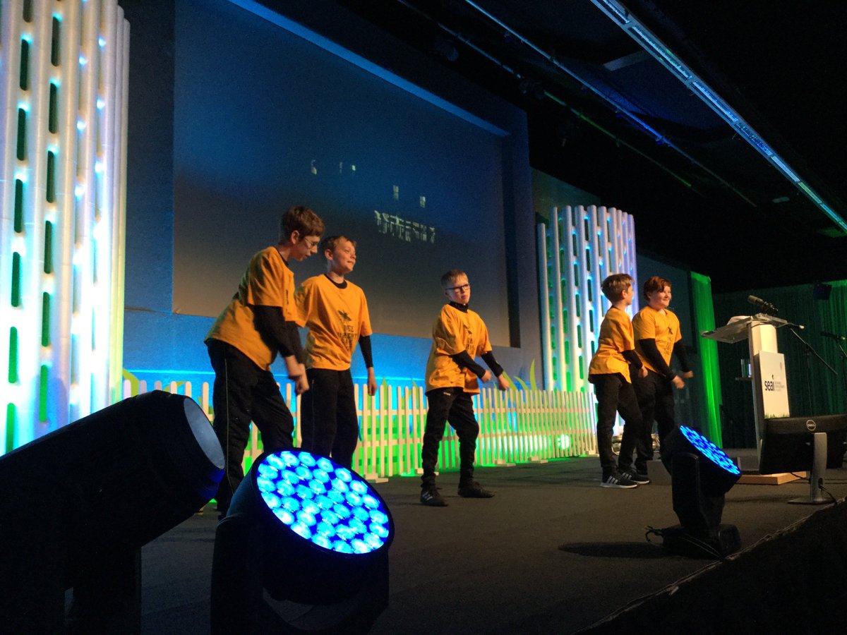 SEAI_Schools's tweet photo. It’s the Legendary lightSavers from St michaels N.S in Sneem with their Mr BEE reminder to switch off lights! #OneGoodIdea https://t.co/4nieCTXVX4
