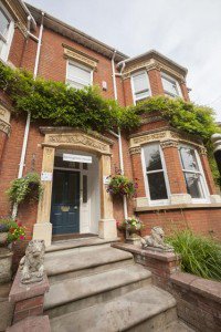 Springfield House is a beautiful Victorian villa located in the centre of Bury St Edmunds. Suitable for our Junior students enjoy your stay at BLS English in safe and comfortable surroundings. #BLSEnglish #BuryStEdmunds ow.ly/jqKJ50hgSM3