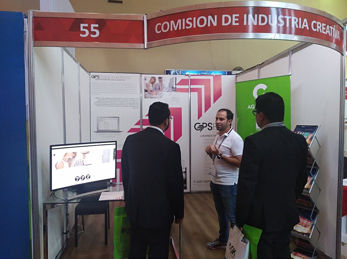 agexport_EN's tweet photo. Ya en #Apparel2018 nuestro socio @GUiSHEM presentando el primer software de costeo, administración ventas, producción y despacho de órdenes  producido en Guatemala enfocado a diseñadores de moda y la industria textil #GuateModa #IndustriaCreativa #ExportaTuTalento @MaloufTony https://t.co/69An9iMTzX