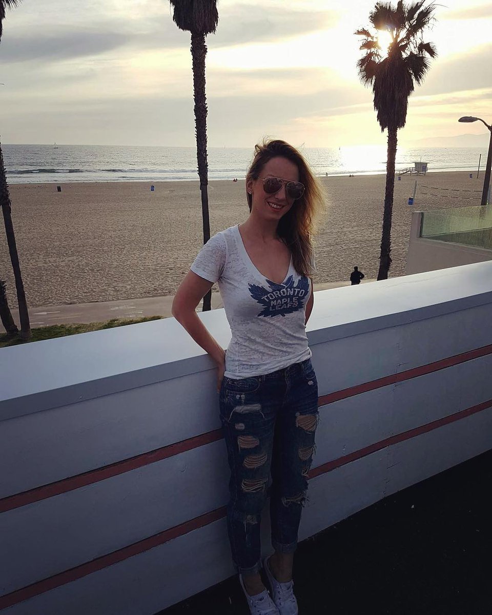 SouthernCalmOK's tweet photo. From a distance, cheering my Leafs...
#LeafsFansTravel #MembersGetIt #RewardsPoints @MarriottRewards https://t.co/Tqwm8ZCPhE