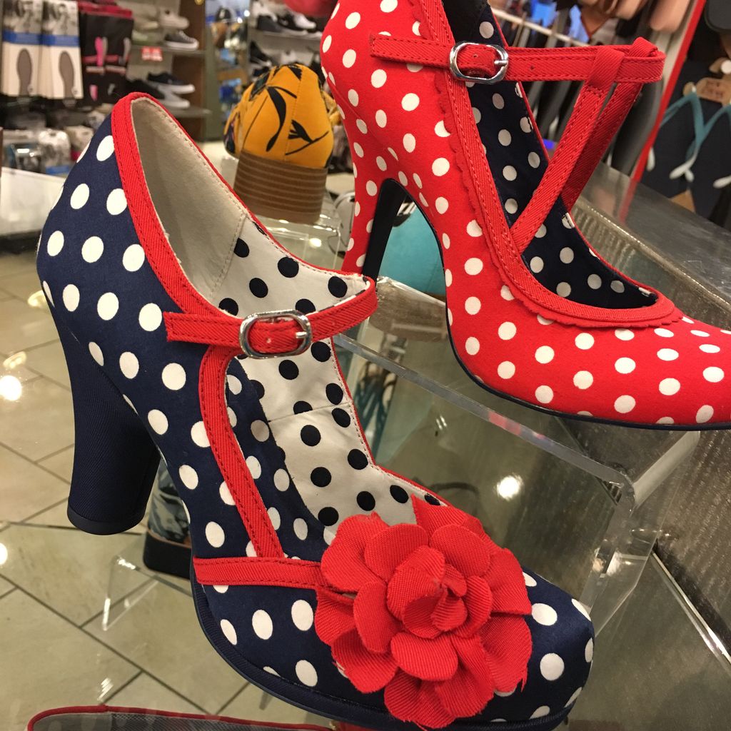 _KingsWalkGlos's tweet photo. If you’re looking for a pair of #shoes that scream #individuality and #style then look no further than #RubyShop @tRedsOfficial #Gloucester. #Heels #Handbags https://t.co/VXs4GYjoJ1