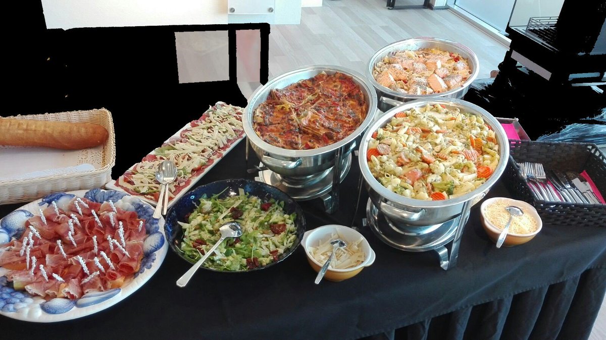 ElzingaCatering's tweet photo. Tijdens de lunch Italiaans buffet verzorgt voor @element4haarden Bedankt voor de opdracht aan ons bedrijf gegund. https://t.co/HGORZYp2Y5