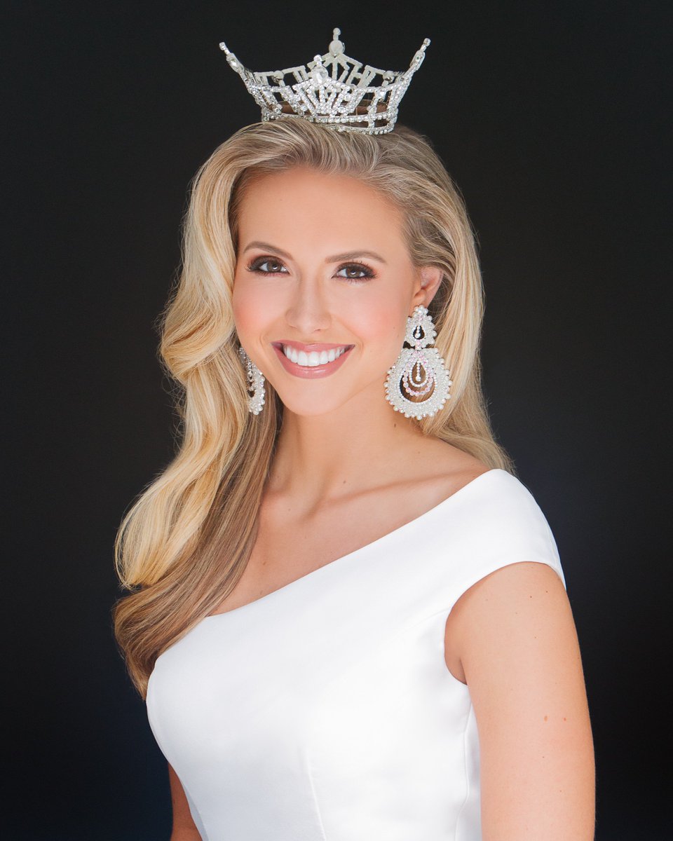 Join us Saturday 5/19 @joelockettshow as we #lovehatedebate the issues of the week and welcome <a href="/jessicaprocter/">Jessica Procter</a> to the studio to talk about her time as <a href="/MissAmericaAL/">Miss Alabama</a> 

Every Saturday 4-7pm cst
joelockettshow.com     
866-551-9933

Photo <a href="/mattboydstudios/">MattBoydPhotography</a>