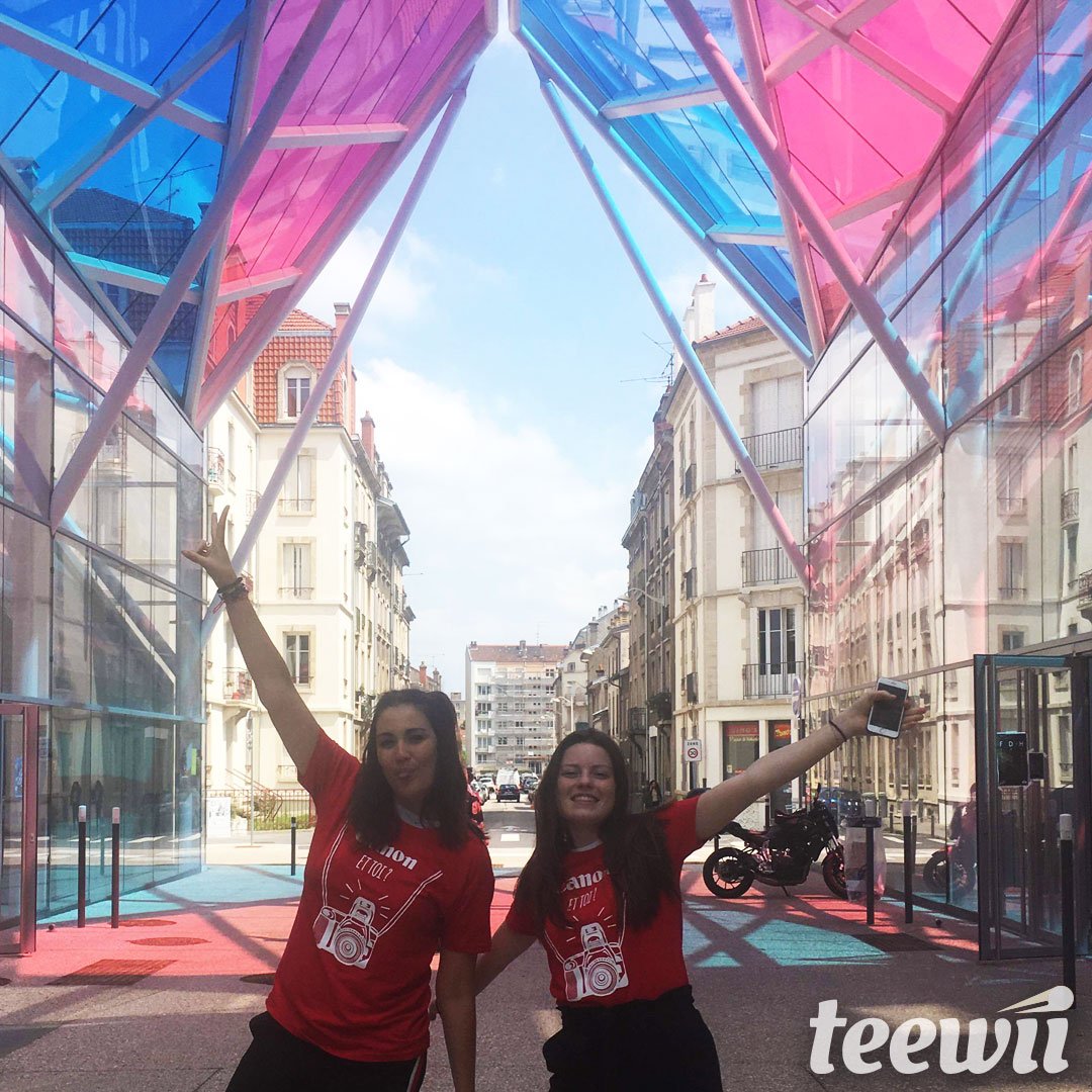 teewii_fr's tweet photo. Des ambassadeurs @teewii_fr pour @CanonFrance au top sur le campus @ICNbs 😍
PS : Canon le t-shirt rouge, non ? 😉
#ObjectifCampus #liveforthestory https://t.co/qtgaX0Z2Dt