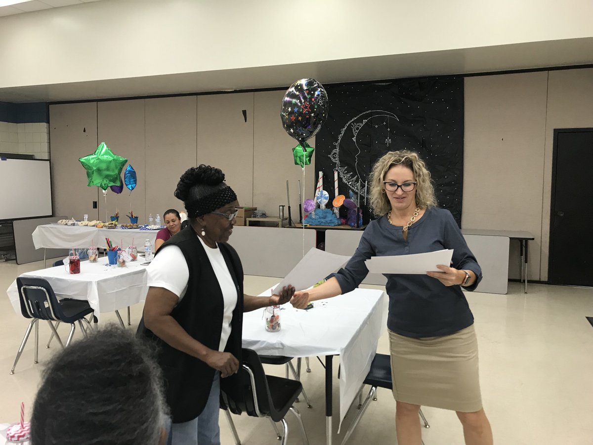 HCPS_ELEMC's tweet photo. Yesterday we enjoyed celebrating the wonderful volunteers that dedicate their time to our Egypt Lake students! Stay tuned this summer to see how you can spend time assisting our students next year!  @hcps_eles @HillsboroughSch https://t.co/TeLbsQZlFx