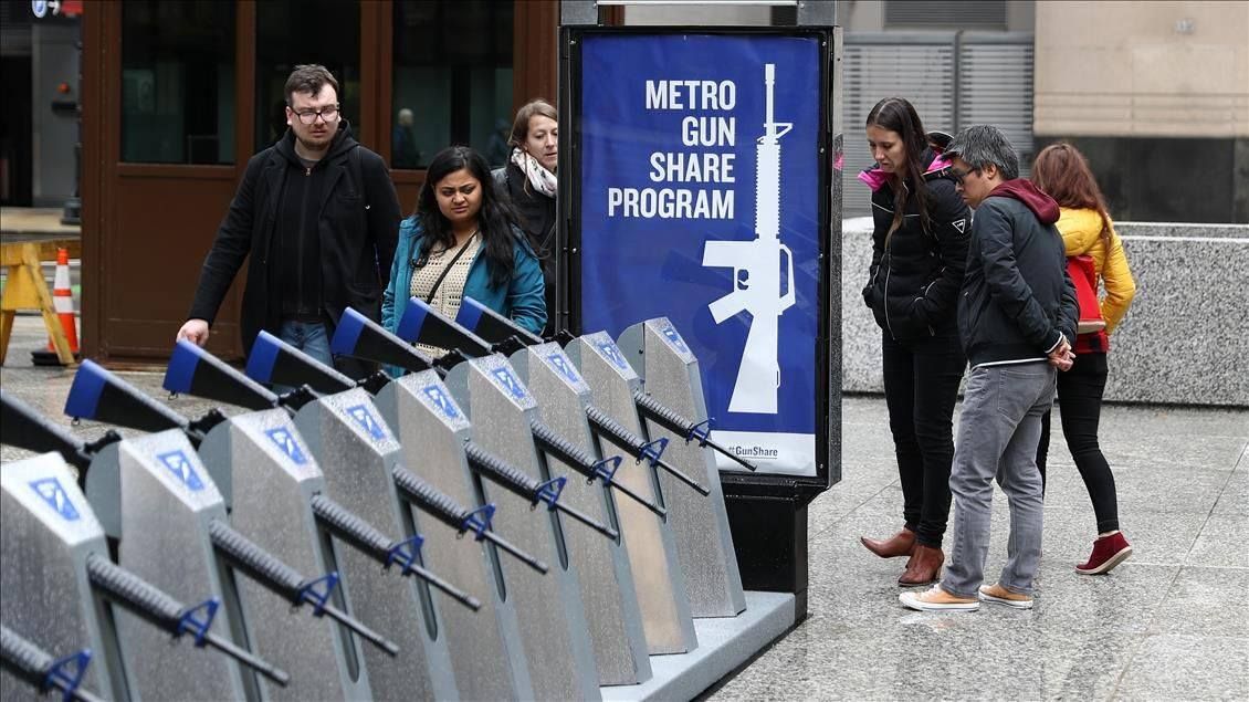 DansTaPub's tweet image. Des fusils en libre service pour dénoncer le port d'armes aux US 🇺🇸 bit.ly/2KqWzxY