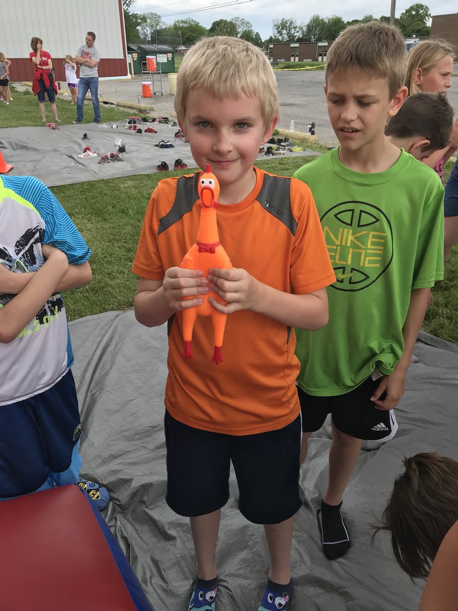 RBESMissSears's tweet photo. #redbudmrchicken #redbud132 https://t.co/U7bBkVmqJu