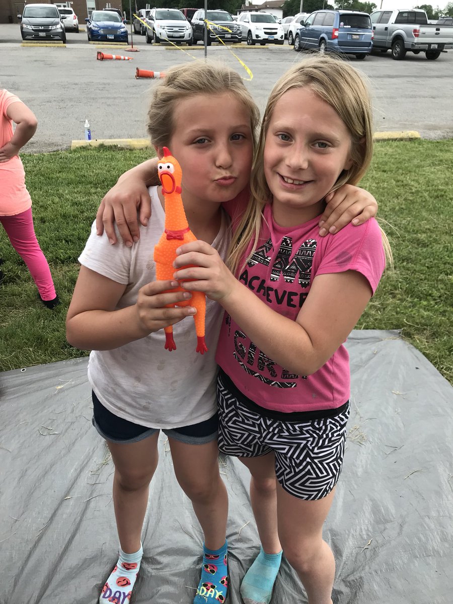 RBESMissSears's tweet photo. #redbudmrchicken #redbud132 https://t.co/U7bBkVmqJu