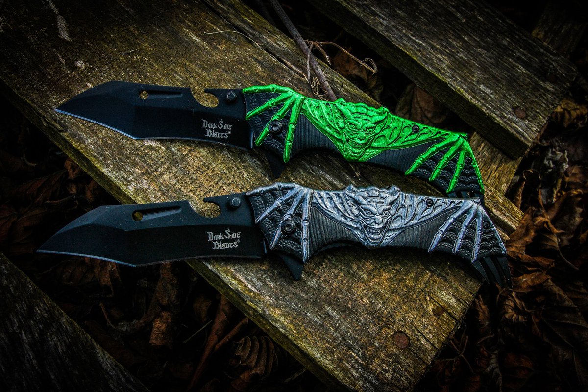 MasterCutlery's tweet photo. Dark Side Blades Vampire Spring Assisted Knives
DS-A066GY
DS-A066GN
#gothic #fantasy #knifecollection #vampire #fantasy #mythica #demonic #darkness #knifeaddiction #bat #springassisted #knifenuts #knifeobsession #dracula #Castlevania #collectibles @mastercutleryllc https://t.co/EuCwDsgPnR