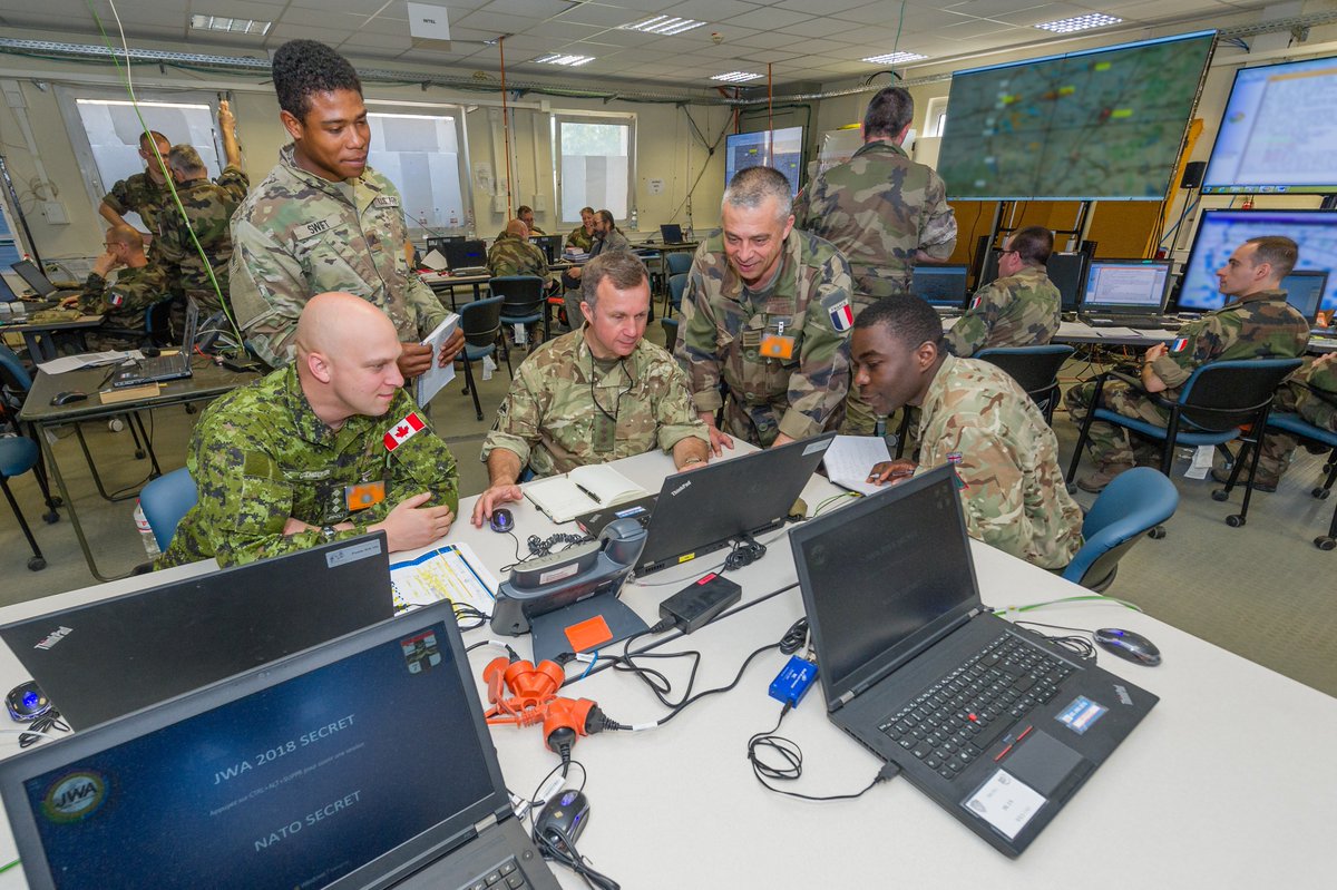 armeedeTerre's tweet image. #JWA Du 17 avril au 11 mai, la 7e brigade blindée #7BB a participé à un entraînement avec la @BritishArmy 🇬🇧 la @CanadianArmy 🇨🇦 la @bundeswehrInfo 🇩🇪 sous les ordres de la 1re division d'infanterie américaine @USArmy 🇺🇸En savoir plus 👉defense.gouv.fr/terre/actu-ter…