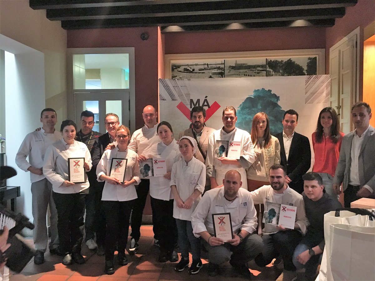 malaga's tweet photo. Francisco Javier González, Marta Hurtado y Sandra Gambero obtienen los premios de la muestra #MLGCrea de Gastronomía https://t.co/j0C5KDZDO1 https://t.co/Bhk5mwiT6e