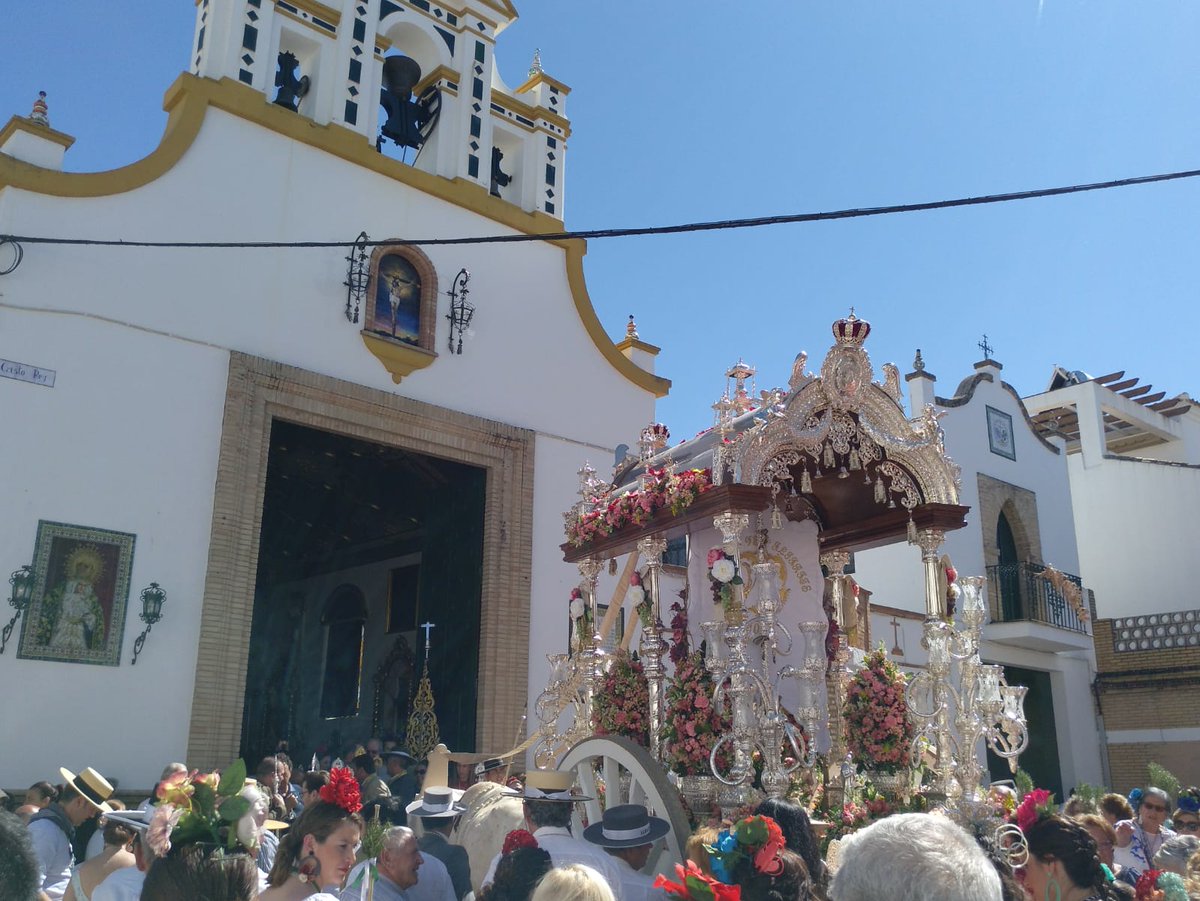 VeraCruzAlbaida's tweet photo. Despedimos a la @HRocioAlbaida en su camino hacia la Blanca Paloma. ¡Buen camino hermanos! https://t.co/TOr2raF5IX