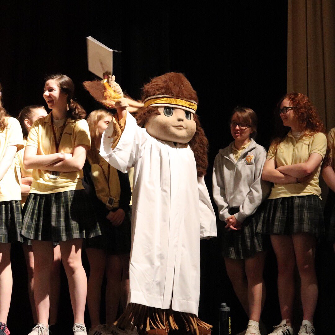 Congrats to our newest graduate! #MollyMohawk <a href="/McAStudentBody/">McAuley Students</a> 💛🎓