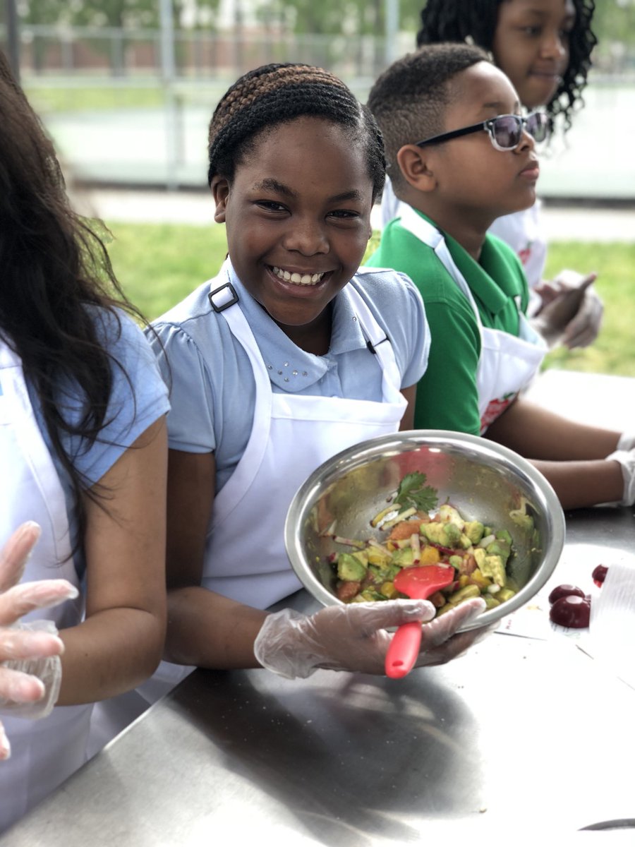 ellythemtk's tweet photo. Look at all the color in our citrus salsa! @GuionCreekMS #ellythemtk #teachingkitchen https://t.co/azbQ0hPtSF