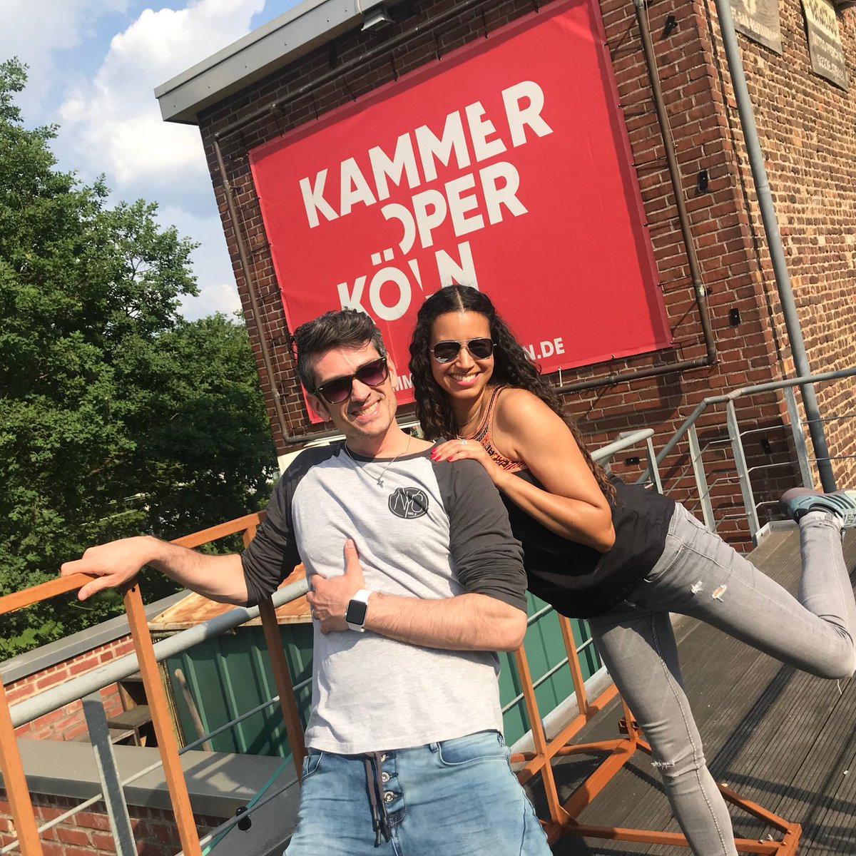 Heute bei uns zu Besuch: Musicalcasterin und Lifestyle Bloggerin <a href="/sstrickliesel/">Susi Strickliesel</a> . Wir freuen uns riesig 😊 Schaut mal in ihre Instagram Stories. Dort bekommt ihr gleich einen exklusiven Einblick in die Proben von Hello, Dolly! 

instagram.com/susistricklies…