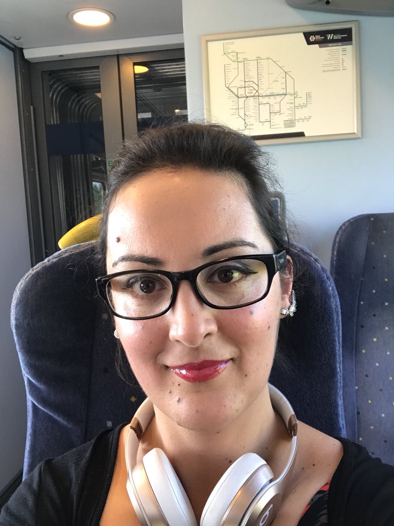 Split2ndEvents's tweet image. In a curious mood to how the #creativestrategy and #ideas meeting will go. Looking forward to seeing @ukhealthradio and @JeffriesAnia with @jodivinelife #signsealeddelivered 🤭😅♥️📸