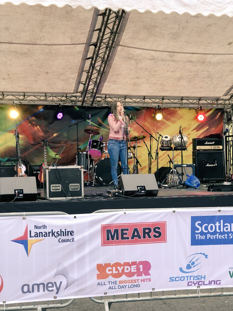 BrannockHSYR's tweet photo. Top notch entertainment here at #OVOTourSeries @TourSeries #YOYP2018 @YOYP2018 https://t.co/yzzZtHVC7V
