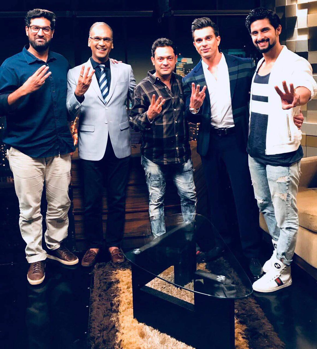 NikitaKsGian's tweet photo. @Iamksgofficial @3DevFilm #KaranSinghGrover #3Dev #3DevOn1June #3DevPromotion ❤❤#KaranSinghGrover😎 https://t.co/XYiiFgCvvH