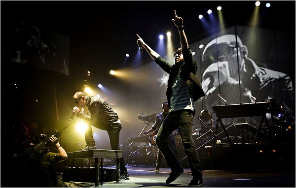 radiofanatica_'s tweet photo. "THE CATALYST @linkinpark

#MakeChesterProud

https://t.co/fJPoAfgkag | 107.6 #Madrid

God bless us #everyone, we're a broken people
Living under loaded gun

And it can't be #outfought, It can't be outdone
It can't be #outmatched, It can't be outrun, #no! 🌟🎤🎼 https://t.co/xlACpaRcCt