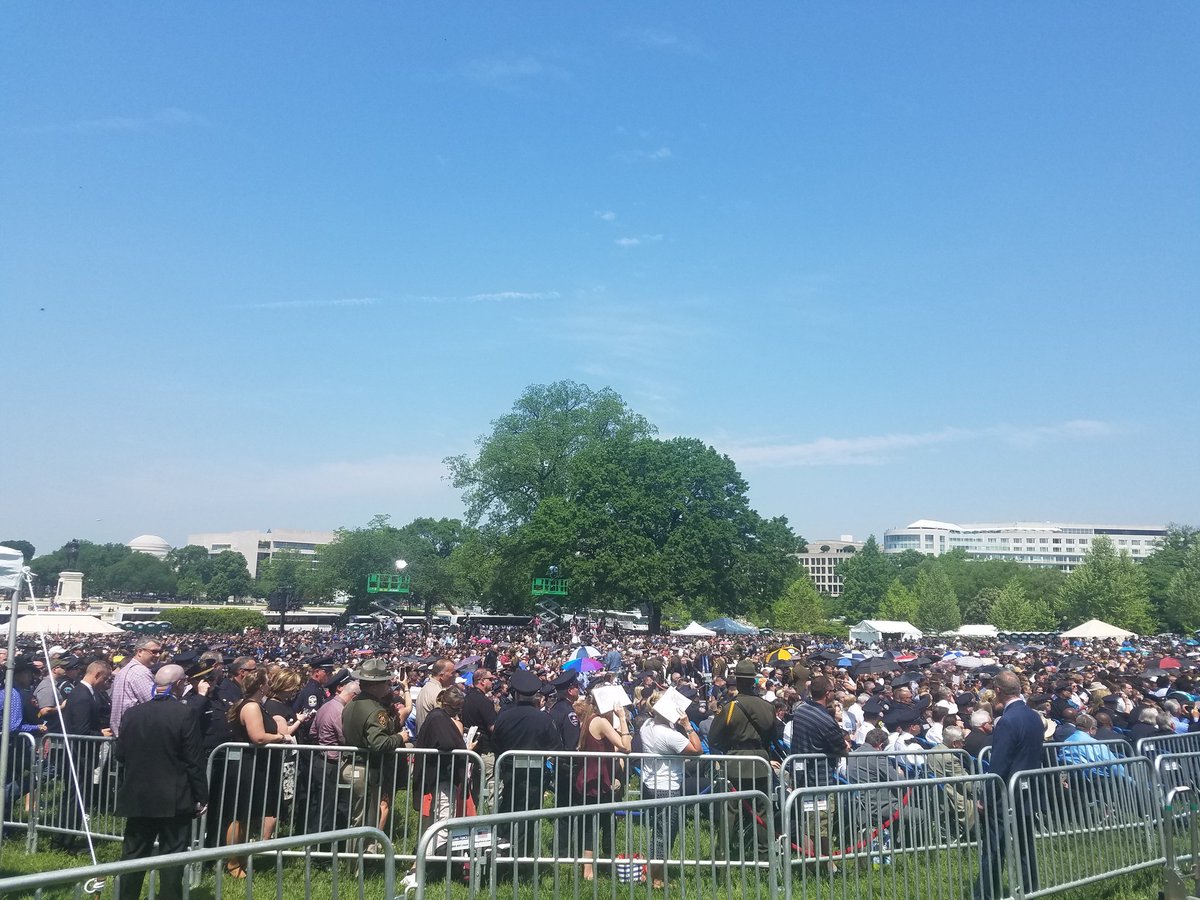 20K Celebrating on Capitol lawn #NationalPoliceWeek honoring our fallen police officers who protect &amp; serve &amp; their families <a href="/GLFOP/">National Fraternal Order of Police (FOP)</a> #PoliceWeek2018