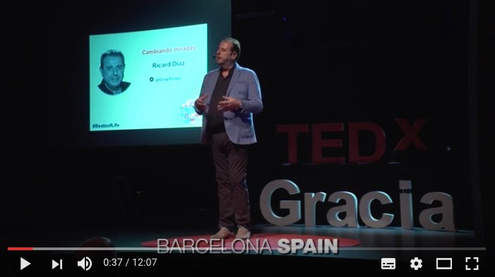 TEDxGracia's tweet photo. Cambiando miradas - #RicardDíaz en @TEDxGracia #BeatsofLife 💗 👉 https://t.co/PBu5uekv4F https://t.co/K1GMhQDFJi