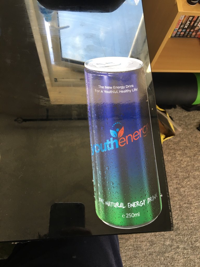 _DonMafiaKing's tweet photo. Got the youth energy sticker finally on my new desk repping it for team #youthenergyheathy @youthenergyHQ https://t.co/44kdsKiL9z