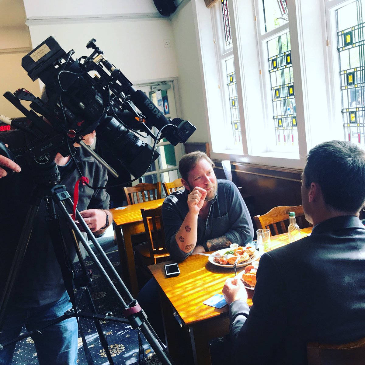 daft_puddin's tweet photo. Hey folks. I’m on @itvnews tonight at 18:30 and maybe later chatting #yorkshirepudding with @damongreenITV - no really. It’s important stuff! 😉 https://t.co/tmmxdk0nza