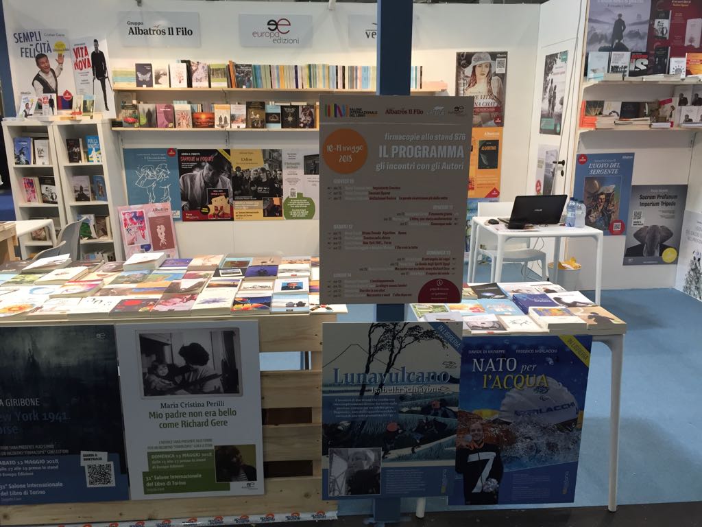 IsabelSchiavone's tweet photo. #Lunavulcano non poteva mancare al #salonedellibro di #Torino #SalTo2018 #SalToTraLibri https://t.co/SqdX7YHltq