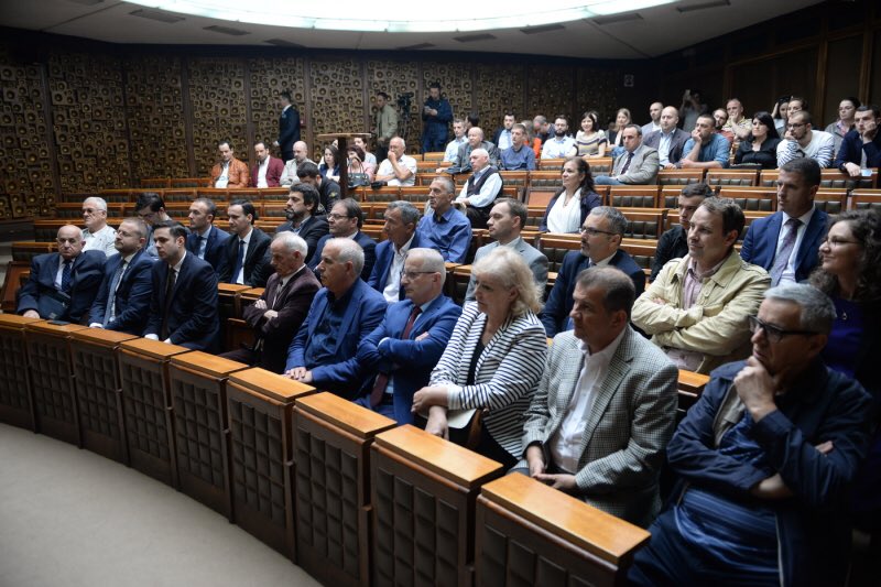 Today, on the occasion of #Riinvest23 anniversary we launched the book ‘Ekonomia e Kosovës’. The book describes different dimensions of the Kosovan economy in 14 chapters.