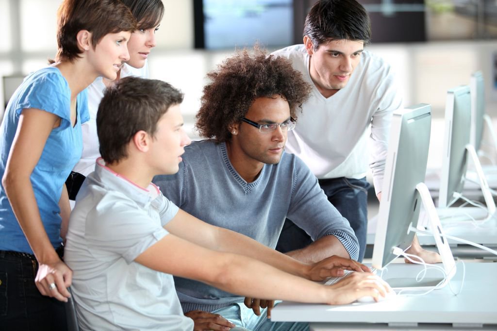 Do you think apprenticeships are useful in helping young people prepare for the world of work? 

buff.ly/2FWYzjz