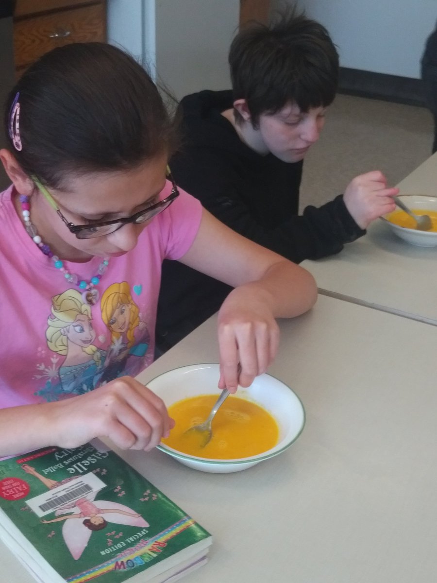 LPS_Westmount's tweet photo. MNC made roasted pepper soup for our lunch program today. Thanks to the Northern Fruit and Vegetable Program for the healthy food! #NFVP #LPStb https://t.co/zUdQ8LnGgb