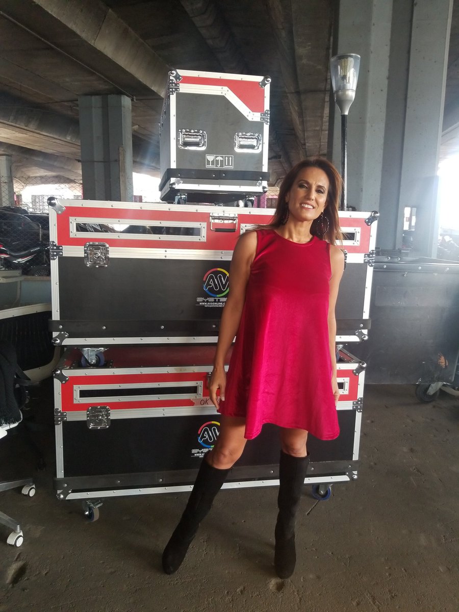 NancyDure's tweet photo. Ya en @ElTratamientoTV por @ciudad_magazine ! Súper look by @BasicosRania y @1Micheluzzi ❤ https://t.co/W852SDu6m9