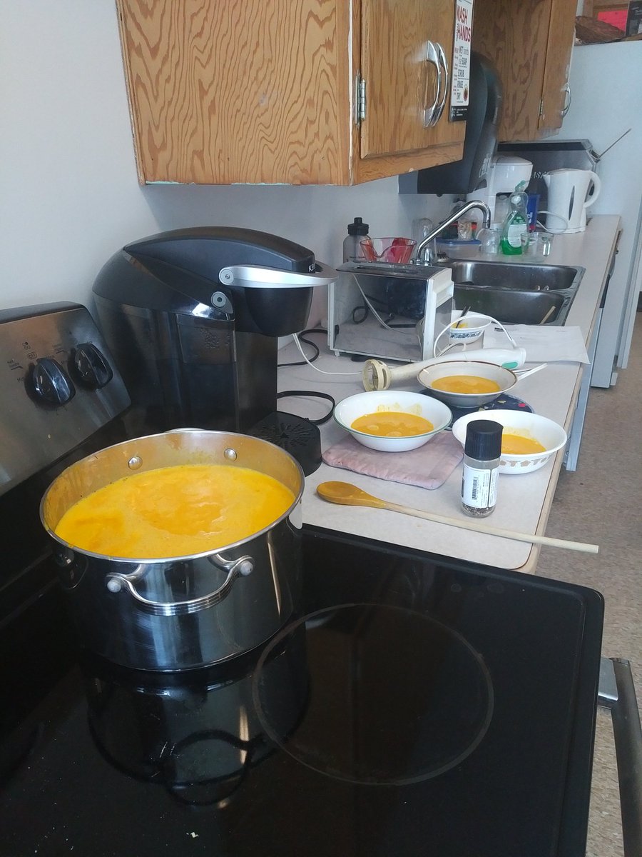 LPS_Westmount's tweet photo. MNC made roasted pepper soup for our lunch program today. Thanks to the Northern Fruit and Vegetable Program for the healthy food! #NFVP #LPStb https://t.co/zUdQ8LnGgb