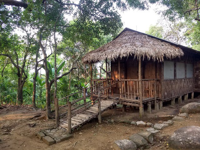 Oshank's tweet photo. This is where we stayed for couple of night in #mawlynnong village (cleanest village in India) in #meghalaya with a Khasi family. Experience was priceless.
#incredibleindia #TodayPlaces #socialenvy #NotPerfectJustReal #travelblogger #travelmore #photographylife #travelandlife https://t.co/AV3UPjgftL
