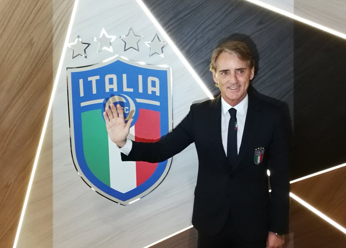 E’ un sogno che si avvera. Sono felice per i miei genitori. Se sono qui lo devo anche a tutti i miei allenatori, ognuno è stato importante per la mia carriera!

#ManciniDay #Azzurri #VivoAzzurro
