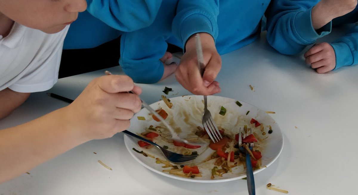 KimCloseCooks's tweet photo. Long but fantastic day seeing children and young adults getting excited about...vegetables! I firmly believe that this is the way forward for ALL our children #VegPower #teaching #startthemyoung #Vegetables #lovewhatyoudo #HealthyFood #HealthyEating #nutrition #kimclosecookery https://t.co/s2mD6N3WId