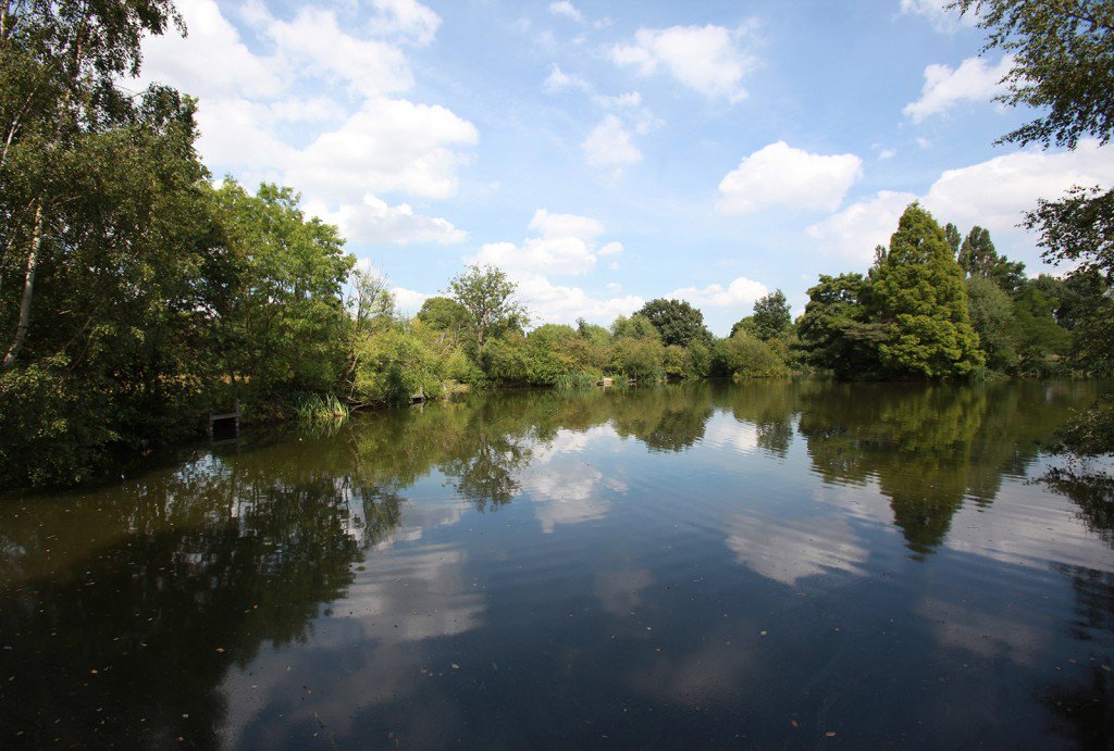 ChesterRow_'s tweet image. From its home in the heart of #Wandsworth, Charles Baker Place overlooks the vast #greenspaces of #WandsworthCommon