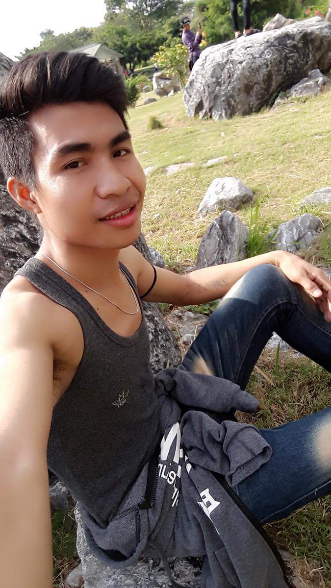 KoPhoePyae1's tweet photo. ပူလို႔ မူတ္​​ေပးပါလား ...? :-P :-P :-P https://t.co/tdCZSumtvQ
