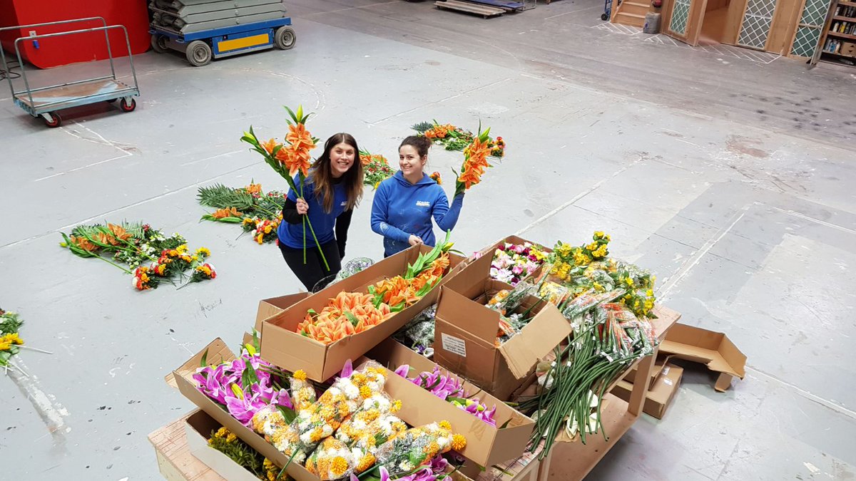 scene2ltd's tweet image. Part 2/5 in our Art of Style special where we show you #HowWeBuild  🛠bespoke sculptures for retail spaces ⚡️Brief via @maynineteen The second sculpture was inspired by the Mexican Day of the Dead imagery 💀We had lots of fun with these and the flowers 🌸 🌺🌼💙