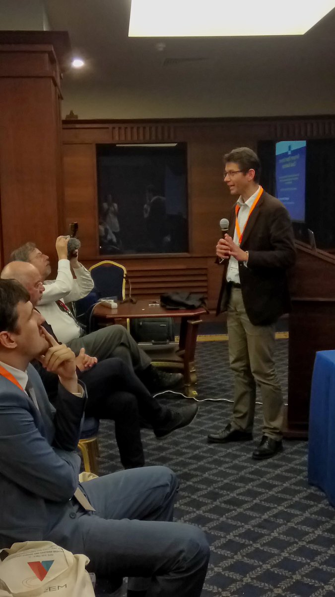 NI4OS_eu's tweet photo. Dr. Augusto Burgueno Arjona, Head of the #eInfrastructure &amp; Science #Cloud Unit of the #EC provides a keynote presentation on the #EOSC implementation roadmap, at the #H2020 #VISEEM international conference. @EOSC_eu @eoscpilot https://t.co/xRUkDyHbfw