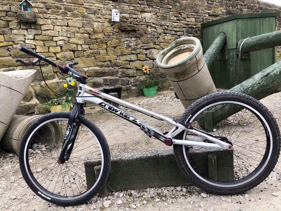 TrialtechUK's tweet photo. Team rider @jackcarthy has built up a new bike for the @UCI_Trials season, including a fresh selection of Carthy Signature Series products!
#trialtech #techfortrials #carthysignatureseries #biketrials #biketrial https://t.co/BTO7Iaa8UC