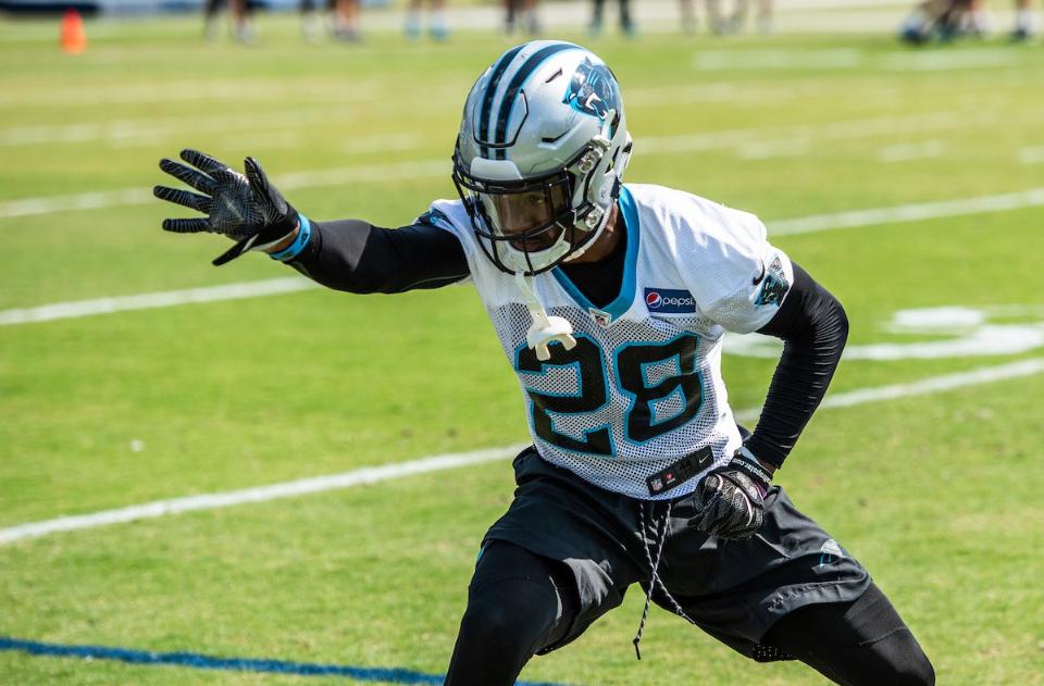 Vol_Football's tweet photo. #VFL x #KeepPounding

@Gmoney_7era @Panthers 

#PoweredByTheT https://t.co/bAgBXRBBjj