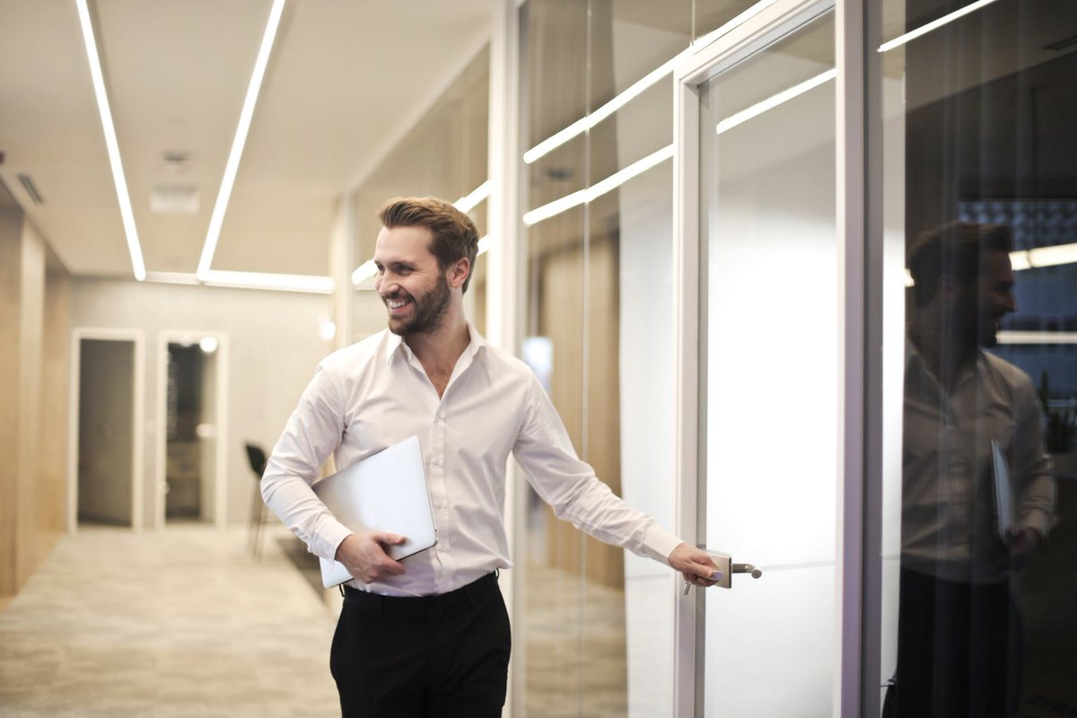 moveyourbuddy's tweet photo. La #QVT, bien plus qu'une simple tendance, @insightsFr nous rappelle qu'elle demande un véritable engagement stratégique de la part des entreprises. 🙌  https://t.co/cYBqs8ngVV #strategie #QVG #bienetreautravail https://t.co/wzGQZJj2LX