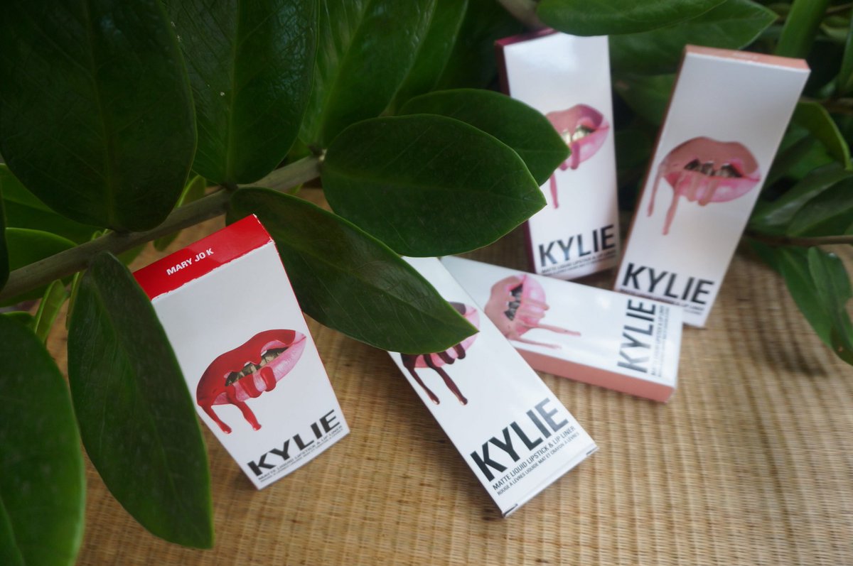 kisushop's tweet photo. ลดล้างสต๊อก! 🔥🔥🔥
ลด 50% ทั้งร้าน 🔥🔥🔥🔥
💋 ColourPop Ultra Matte/Satin Lip 
จากราคา 320 บาท เหลือเพียง 200 บาท
💋 Kylie Matte Liquid Lipstick &amp; Lip Liner จากราคา 1300 บาท เหลือเพียง 650 บาท 
📦 ส่ง ลทบ. 30/ems 50
💌 สอบถาม/สั่งซื้อทาง dm 
#พร้อมส่ง ทุกชิ้น! 🔥 https://t.co/lwAhXmde6x