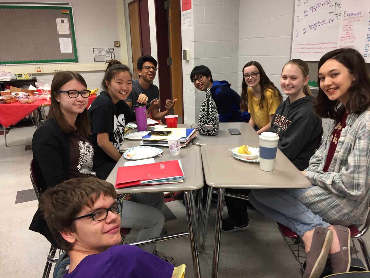 GonderRenee's tweet photo. AP Calculus breakfast 2018. You worked hard all year. Good luck today on your exam!#masdproud #masdmath #apcalc #letsdothis https://t.co/gyg0FzvptR