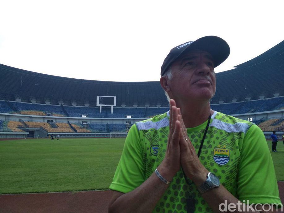Pelatih Persib Pahami Laga Lawan Persebaya Harus Ditunda detik.id/6hTiq6